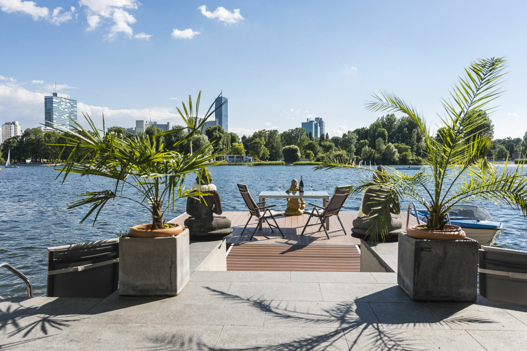Ajo Vienna Beach - Contactless Check-In المظهر الخارجي الصورة